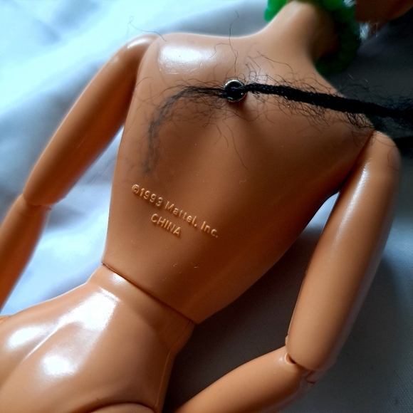 Disney | Mulan barbie doll with clothes & accessorie 1993 Mattel *Damaged* - Picture 9 of 16